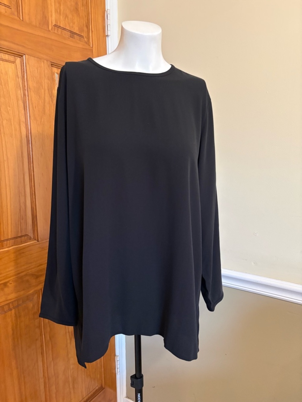 Eileen Fisher Silk Black Long-Sleeve Crewneck Tunic Top